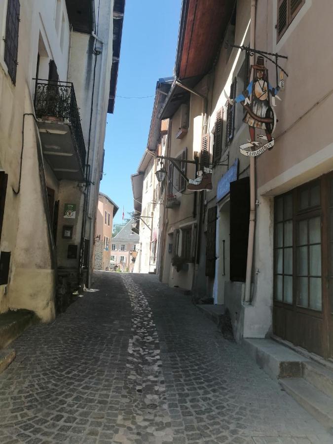 Residence Lawawi Pres De La Gare Au Calme Albertville Bagian luar foto